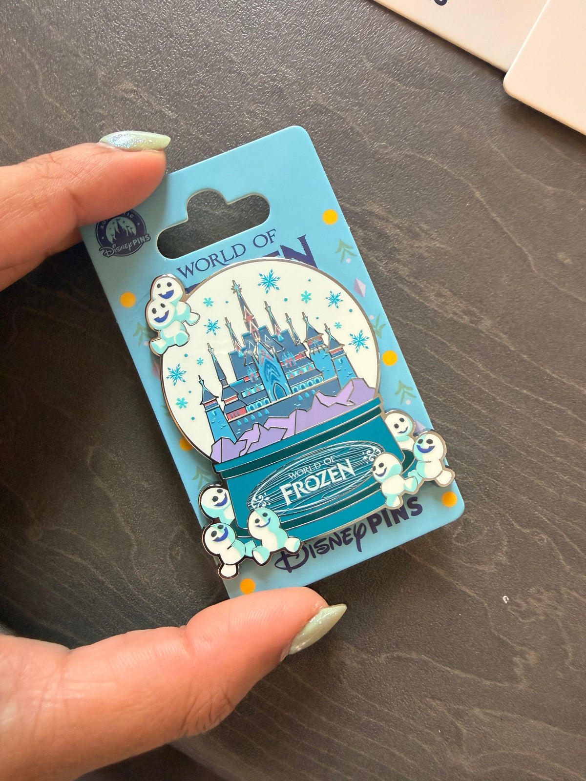 Disneyland Paris Frozen snowglobe pin