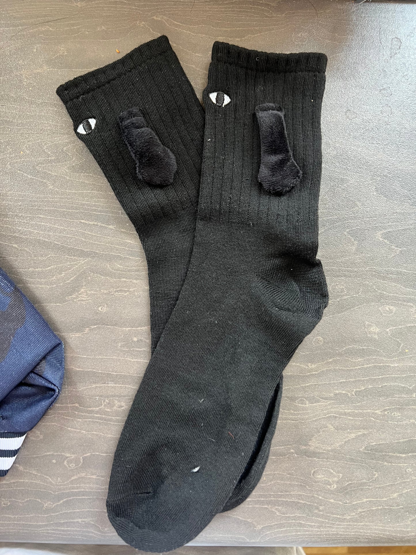 Hold hands magnetic socks